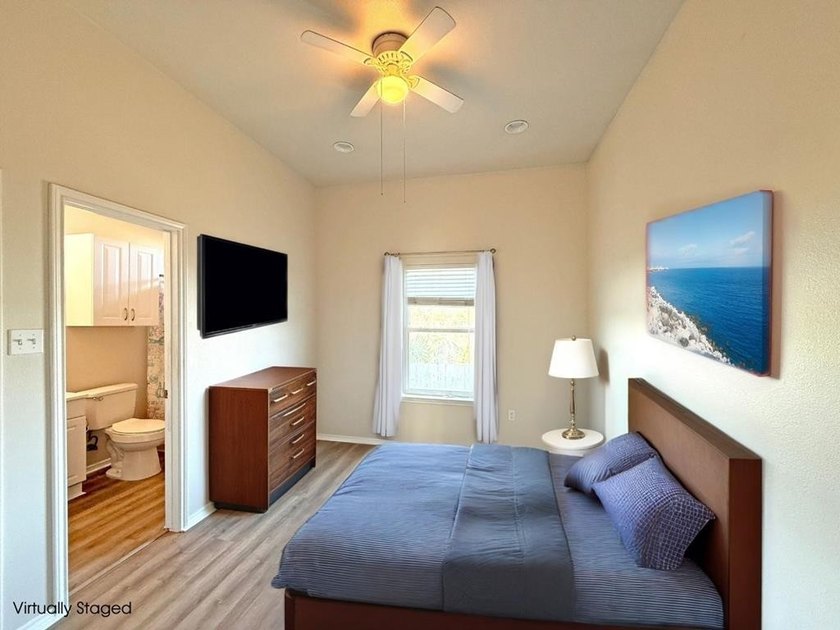 DON'T LET DAYS ON MARKET STOP YOU! This home has a new roof as - photo 22
