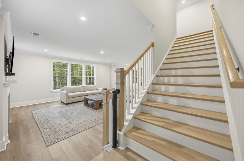 Welcome to 2031 Comradery Way in the sought-after Longwood - photo 27