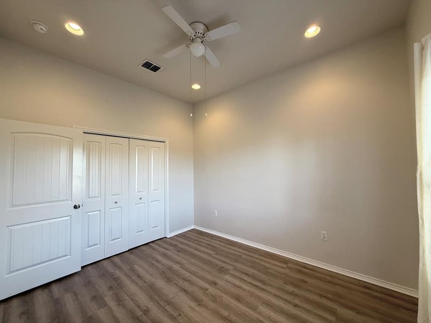 DON'T LET DAYS ON MARKET STOP YOU! This home has a new roof as - photo 31