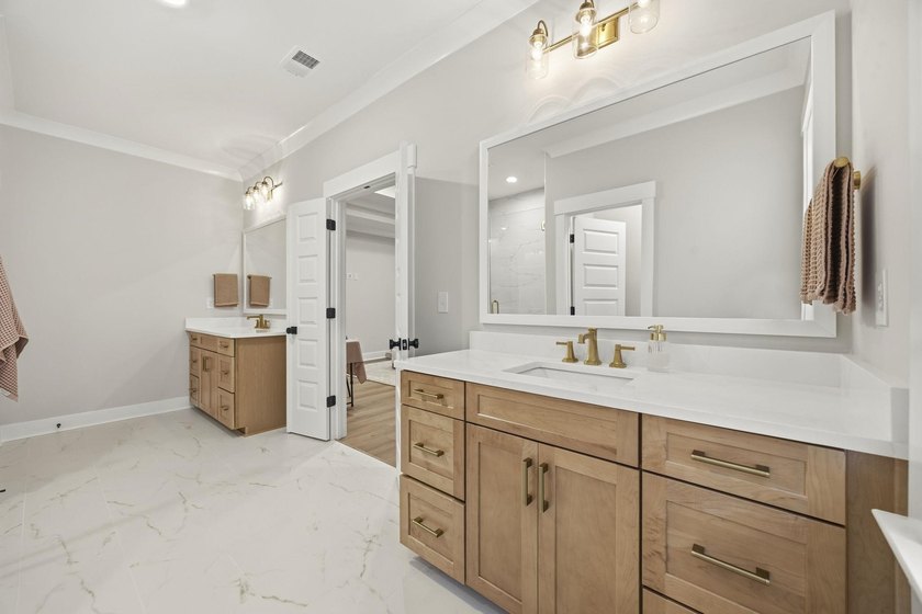 Welcome to 2031 Comradery Way in the sought-after Longwood - photo 36