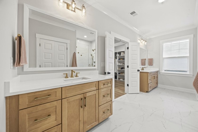 Welcome to 2031 Comradery Way in the sought-after Longwood - photo 37
