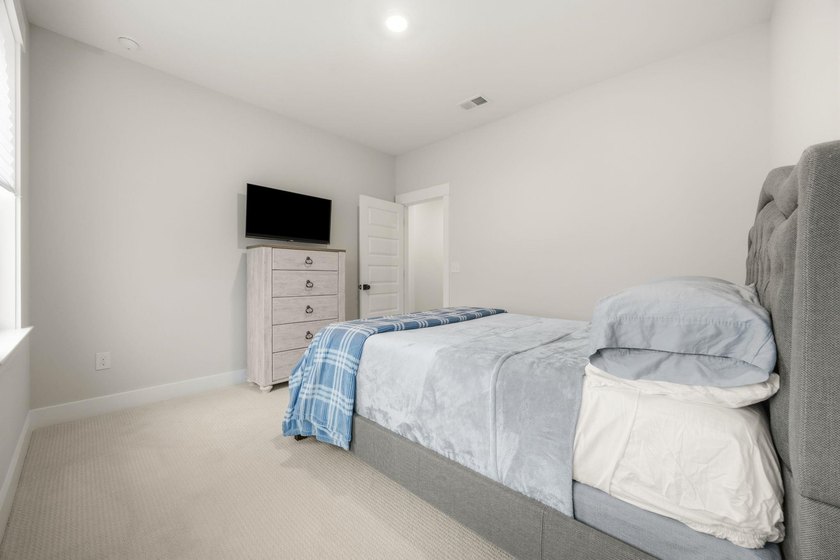 Welcome to 2031 Comradery Way in the sought-after Longwood - photo 42