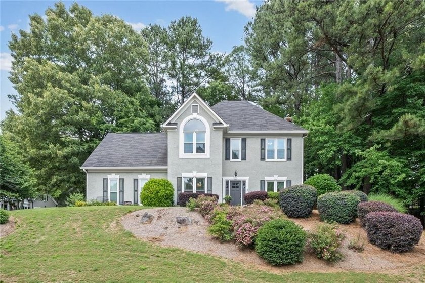 Welcome home to this stunning, move-in-ready 4-bedroom beauty - photo 4