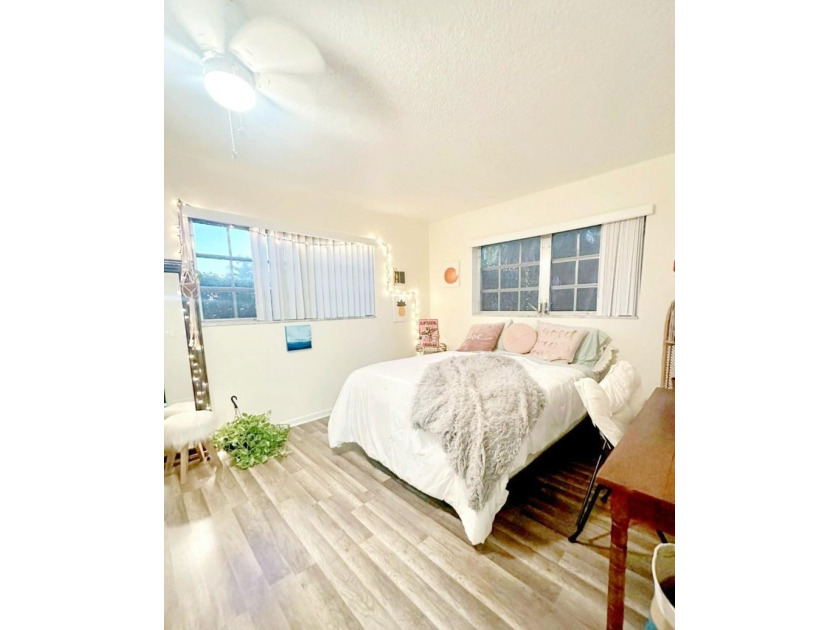 Briarwood Club in the heart of Coral Springs, tucked behind - photo 12