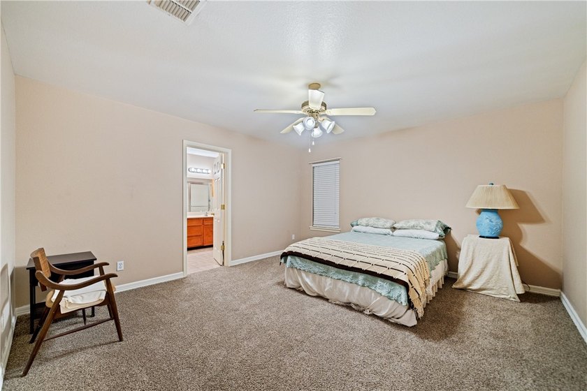Welcome to McKinzie Townhomes #10, a beautifully maintained - photo 10