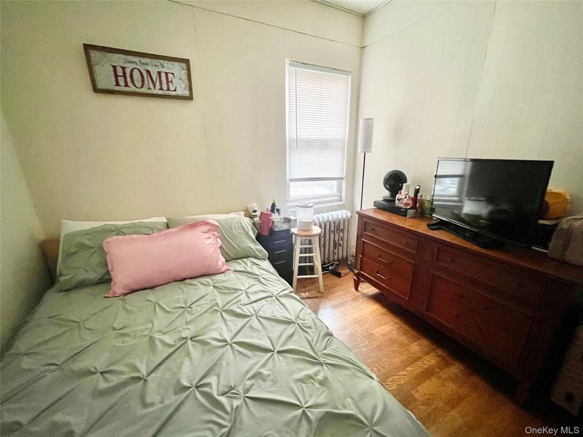 Woodlawn legal brick Triplex! Well maintained home with 3 bright - photo 10