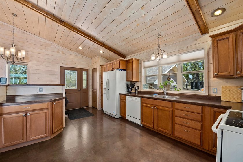 Stunning waterfront home on the shores of Big Lake, featuring - photo 13