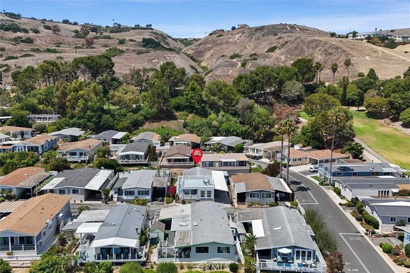 Very few 2015-built homes offer rooftop 180-degree views of - photo 36