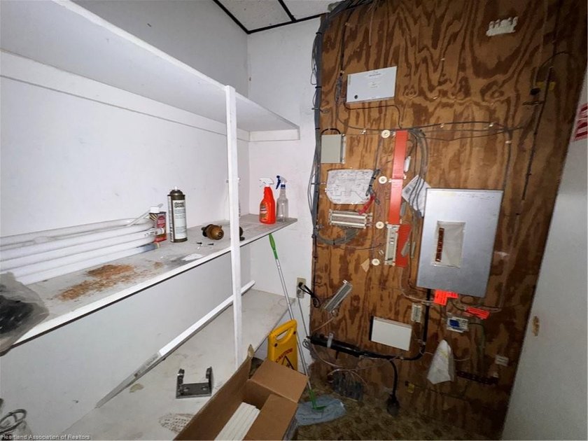 Hard Corner 1.4+-Acres with 3886+-SF Bank Bld @ N. Scenic Hwy/17 - photo 22