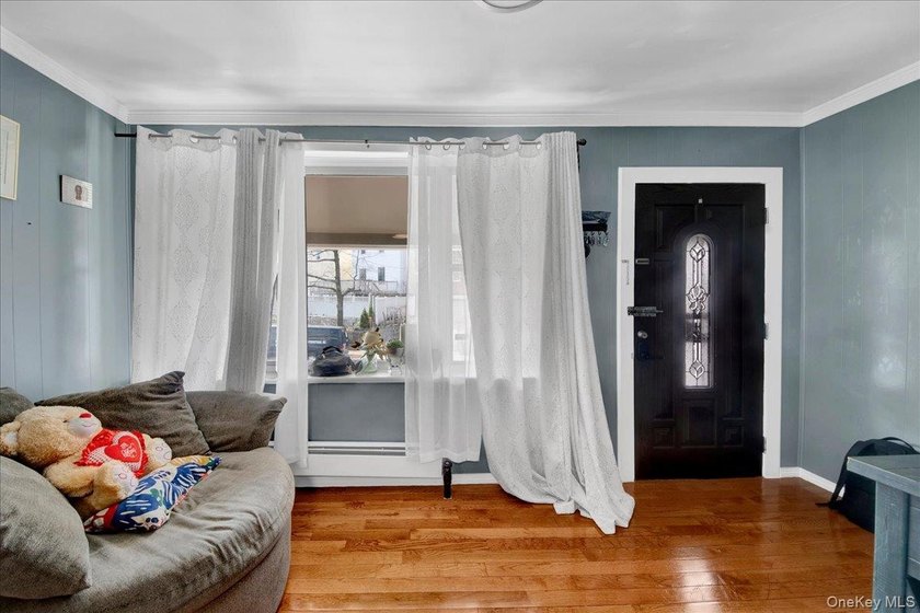 Detached, charming, and meticulously maintained single-family - photo 5