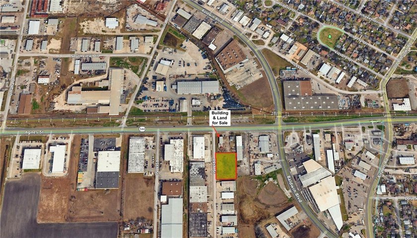 Five industrial lots on 44th Street. Adjacent building for sale - photo 2