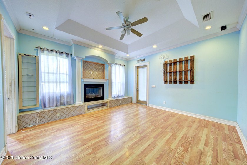 This is a spacious 4 bedroom, 3 bath home on a large lot has a - photo 4