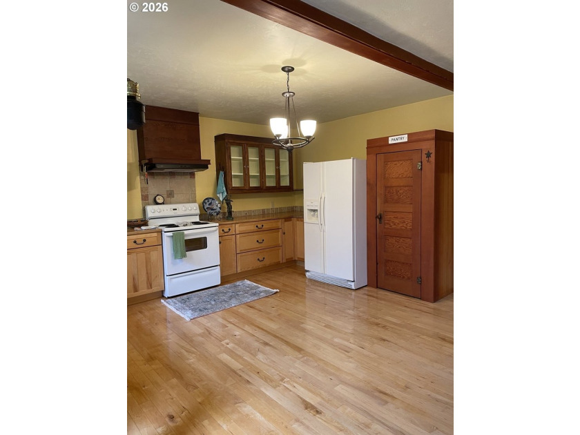 Beautiful brown-shingle Craftsman home (1957 Sq Ft) with - photo 10