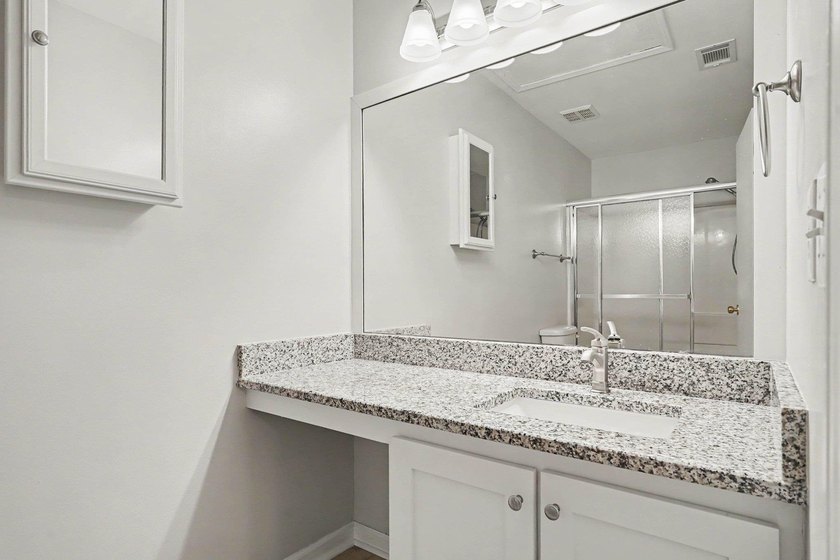 This beautifully maintained second-floor 2-bedroom, 2-bath condo - photo 14