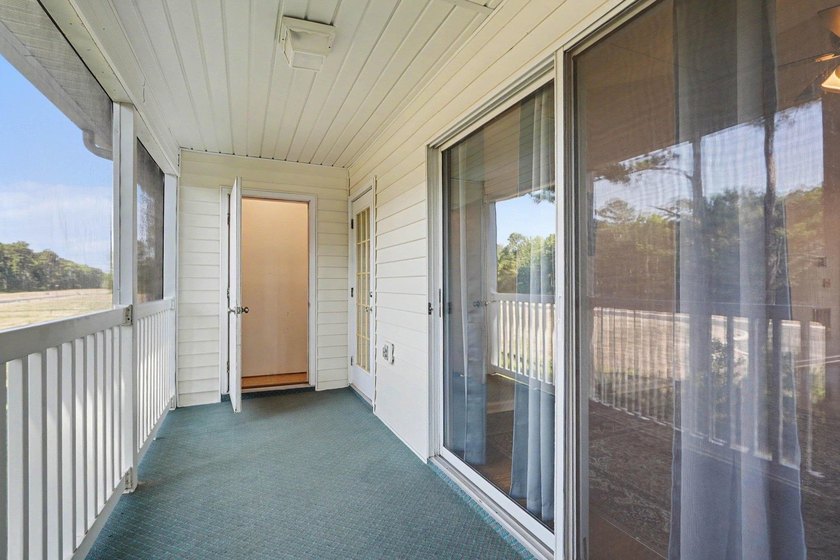 This beautifully maintained second-floor 2-bedroom, 2-bath condo - photo 21
