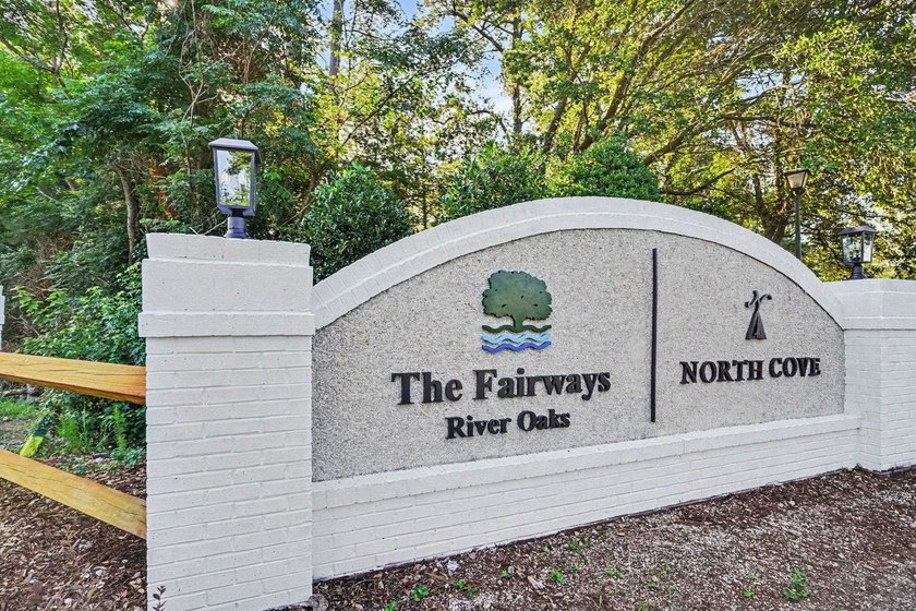 This beautifully maintained second-floor 2-bedroom, 2-bath condo - photo 27