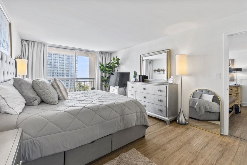 Welcome to luxury coastal living in one of Myrtle Beach's most - photo 18
