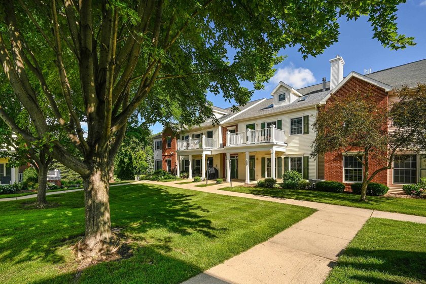 Sophisticated design and effortless living come together in this - photo 39