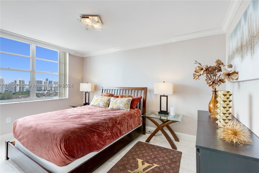 Welcome to your dream apartment in Aventura! This stunning - photo 19