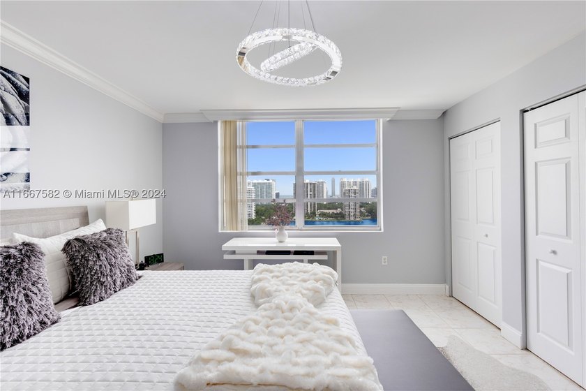 Welcome to your dream apartment in Aventura! This stunning - photo 24