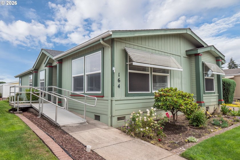 Beautiful 1994 2bed/2bath manufactured home in the very - photo 9