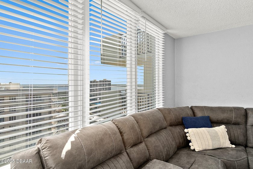 19TH FLOOR!! DIRECT *OCEANFRONT -RARELY AVAILABLE- *3 BEDROOM/3 - photo 11