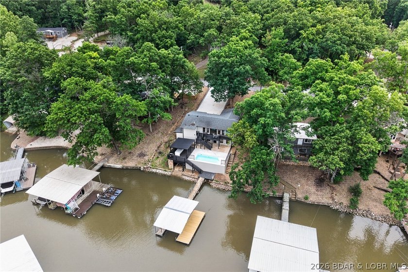 LAKE LIVING AT ITS FINEST! Spectacularly remodeled waterfront - photo 12