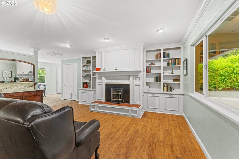 Experience the best of country living in this custom-built, 2 - photo 3