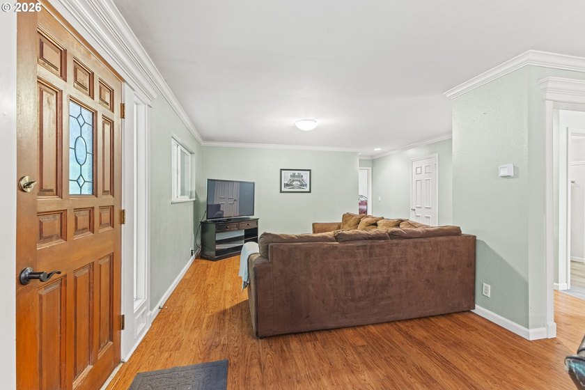 Experience the best of country living in this custom-built, 2 - photo 6