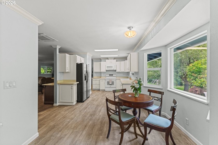 Experience the best of country living in this custom-built, 2 - photo 9