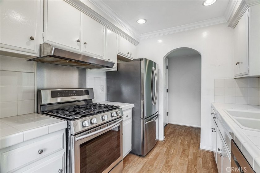Experience true coastal living in this beautiful two-bedroom - photo 7