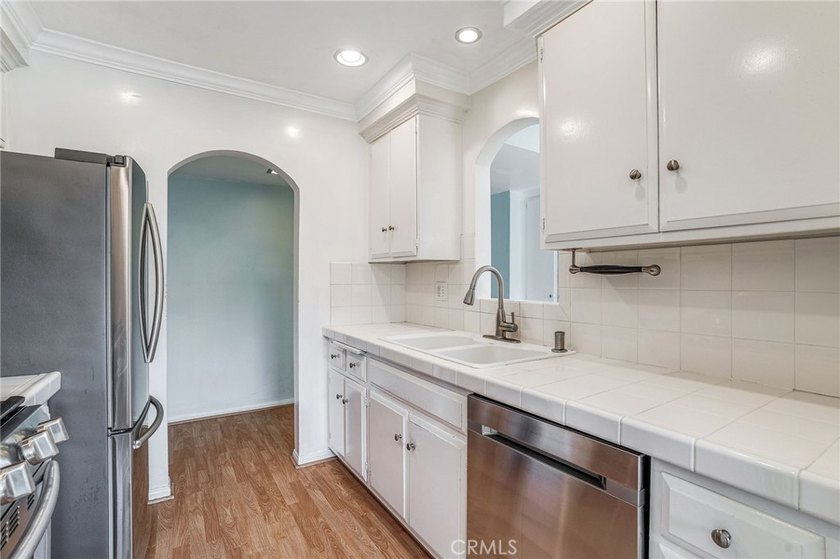Experience true coastal living in this beautiful two-bedroom - photo 9