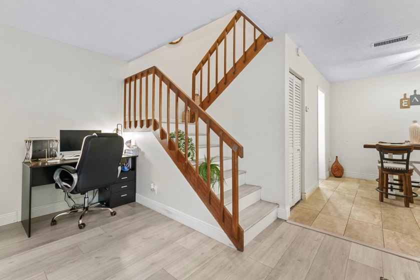 Beautifully Updated 2-Bedroom, 2-Bath Townhouse with Spacious - photo 5