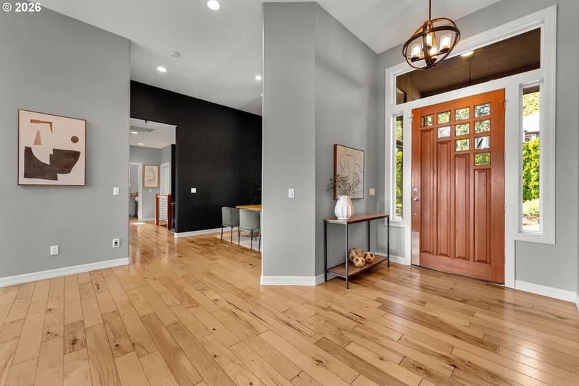 A stunning Custom Ranch Home with unobstructed Mt. Hood &amp; - photo 7