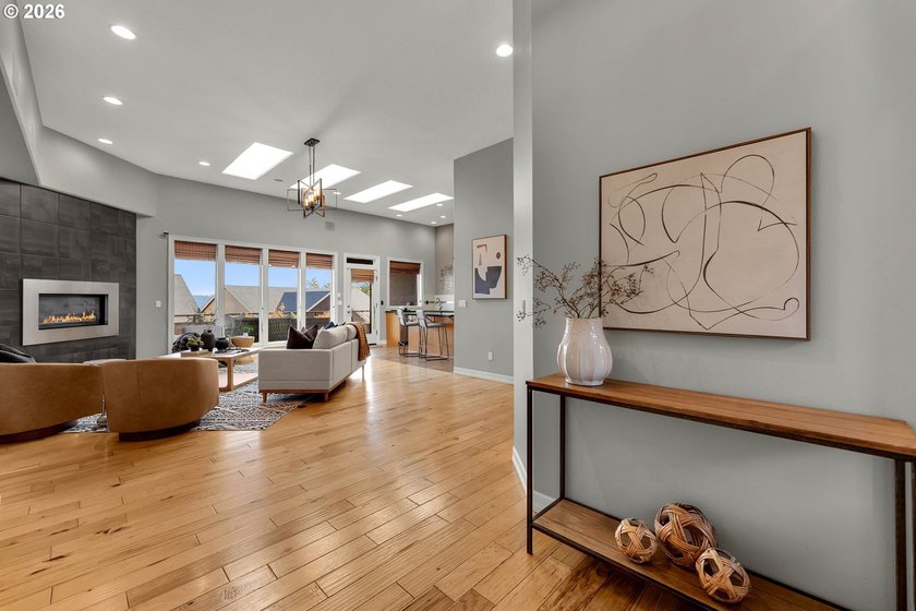 A stunning Custom Ranch Home with unobstructed Mt. Hood &amp; - photo 8