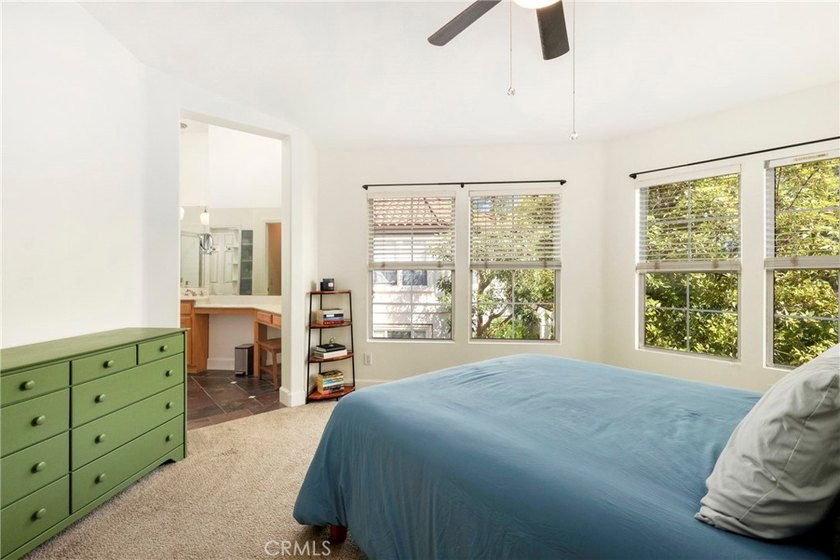 Welcome to this beautifully updated, move-in ready townhouse - photo 20