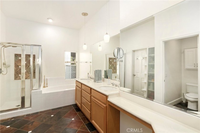 Welcome to this beautifully updated, move-in ready townhouse - photo 23