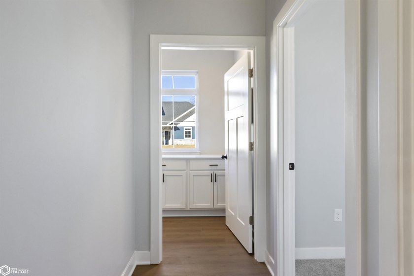 Welcome to Your Dream Home! Discover effortless luxury in this - photo 28