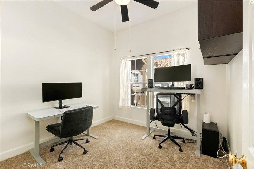 Welcome to this beautifully updated, move-in ready townhouse - photo 31
