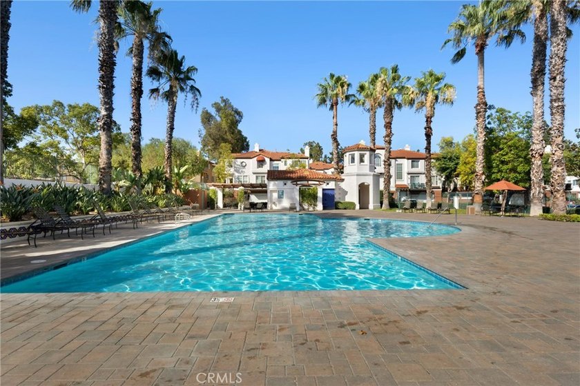 Welcome to this beautifully updated, move-in ready townhouse - photo 40