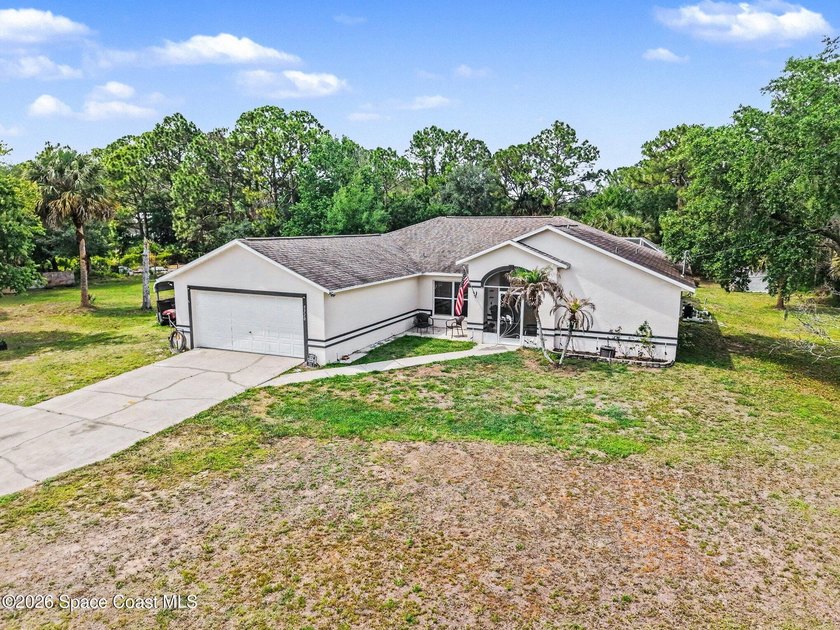Sellers offering 10K towards Closing with full price offer on - photo 3
