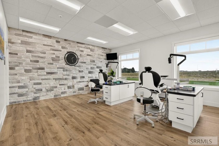 Exceptional opportunity to own a modern, professionally designed - photo 31