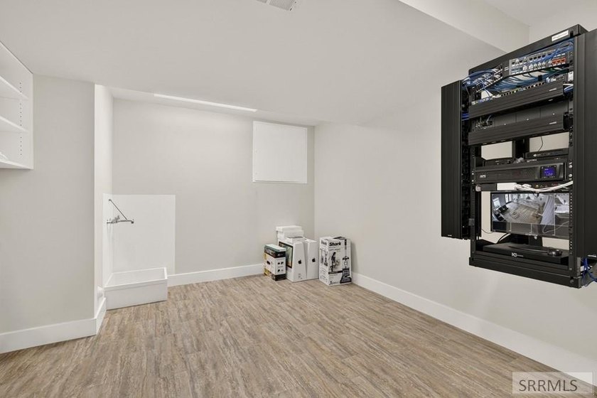 Exceptional opportunity to own a modern, professionally designed - photo 42