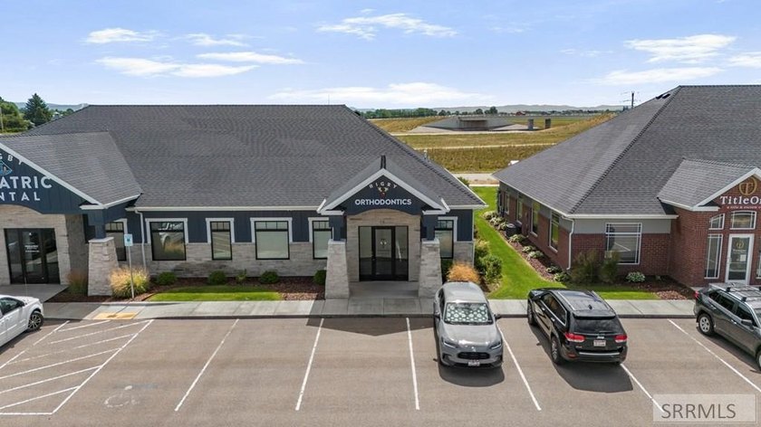 Exceptional opportunity to own a modern, professionally designed - photo 49