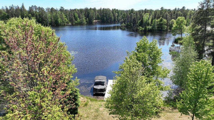 KILLARNEY LAKE PRIVACY. Gorgeous custom-built 3 bedroom, 2.5 - photo 33