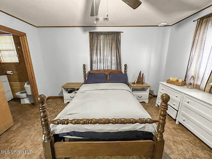 Welcome to lake life at 2067 Pecan Grove Road in Woodville - photo 34