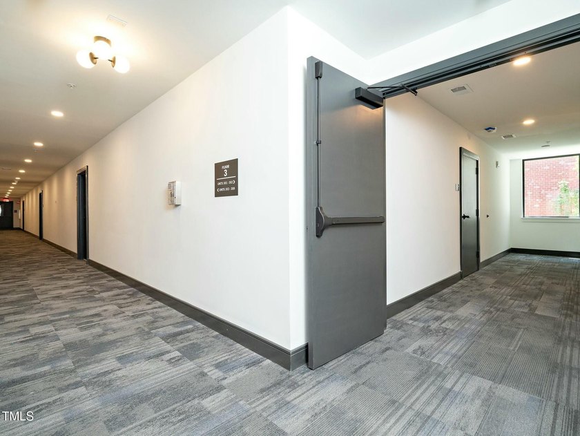 Nice Condominium unit In great location in Down Town Raleigh - photo 4