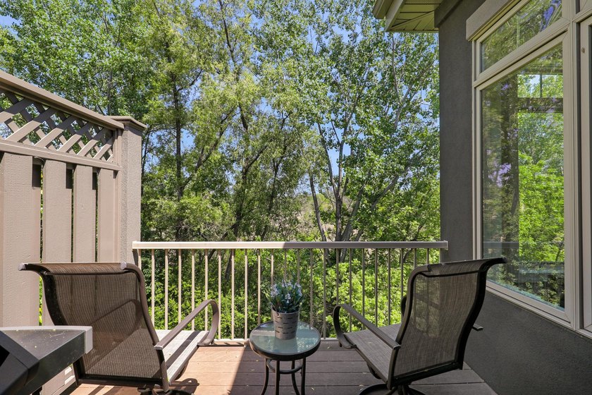Live simply without sacrificing luxury in this supremely located - photo 3