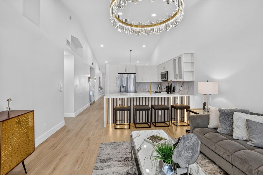 Welcome to a home where contemporary design meets effortless - photo 19