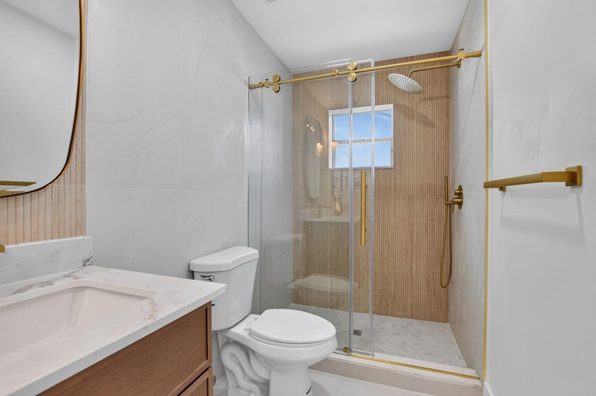 Welcome to a home where contemporary design meets effortless - photo 26